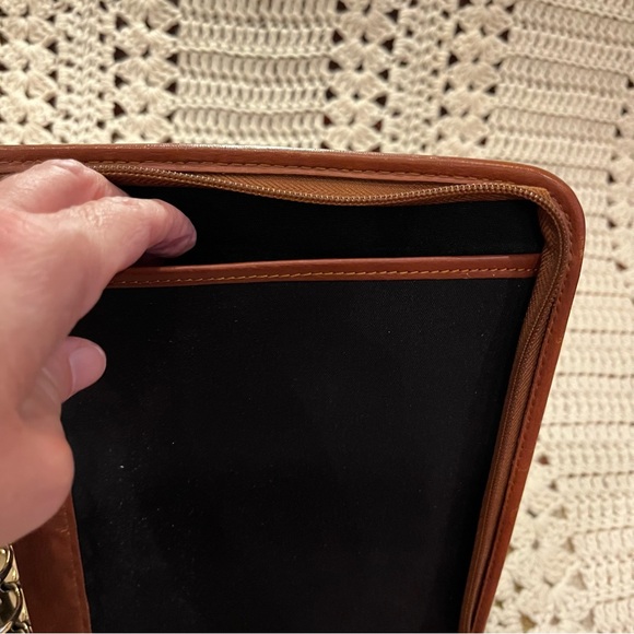 Day-Timer Vintage Green and Brown Leather Zipper Planner/Calendar - Picture 16 of 16